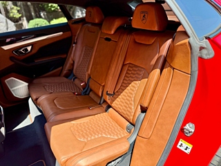 LAMBORGHINI URUS 2021