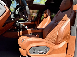 LAMBORGHINI URUS 2021