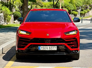 LAMBORGHINI URUS 2021