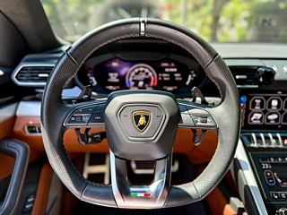 LAMBORGHINI URUS 2021