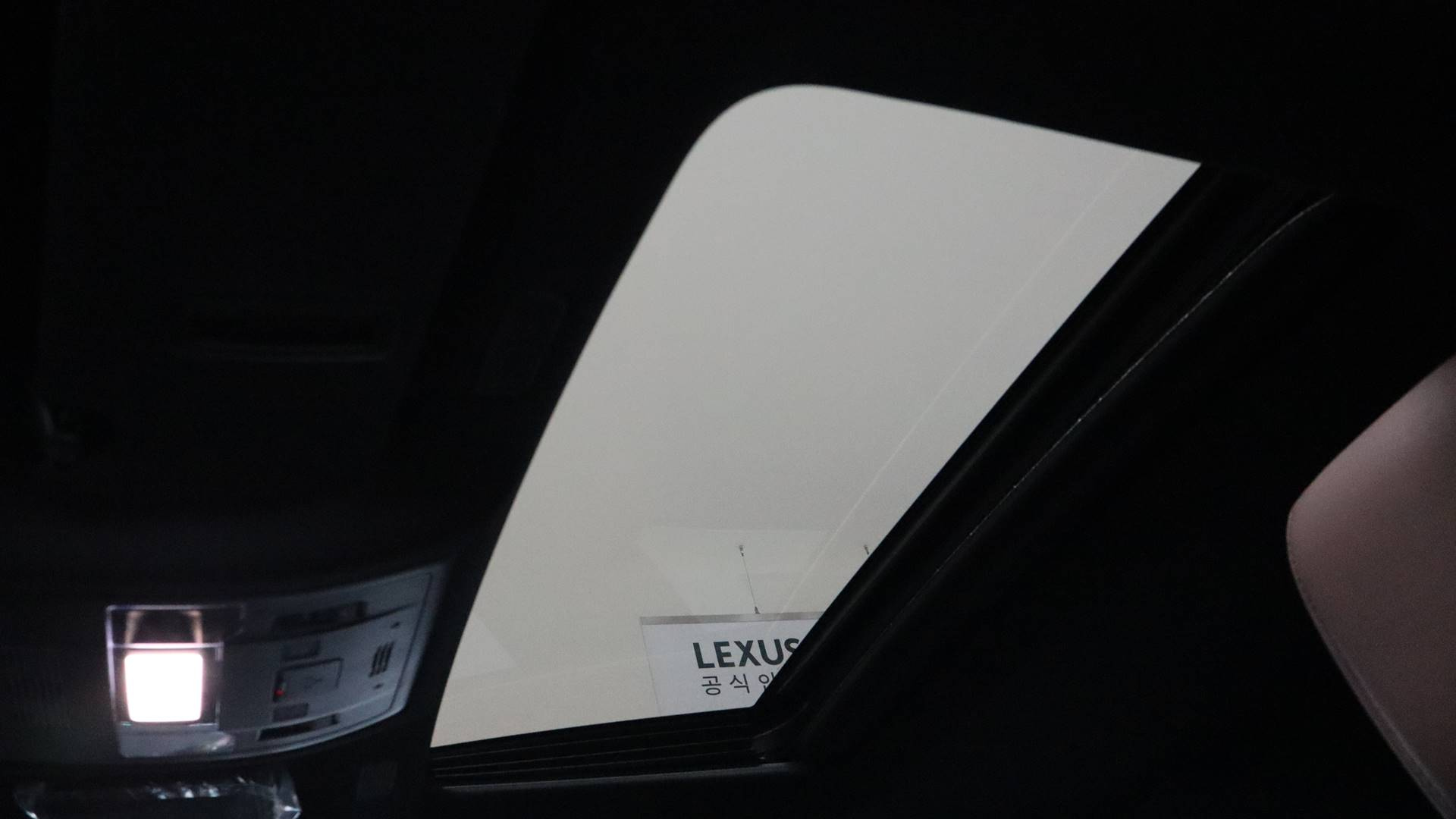 LEXUS ES300H 2024