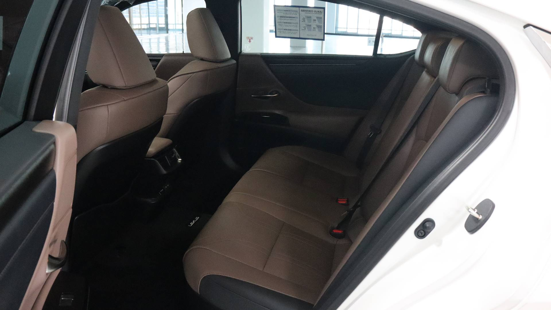 LEXUS ES300H 2024