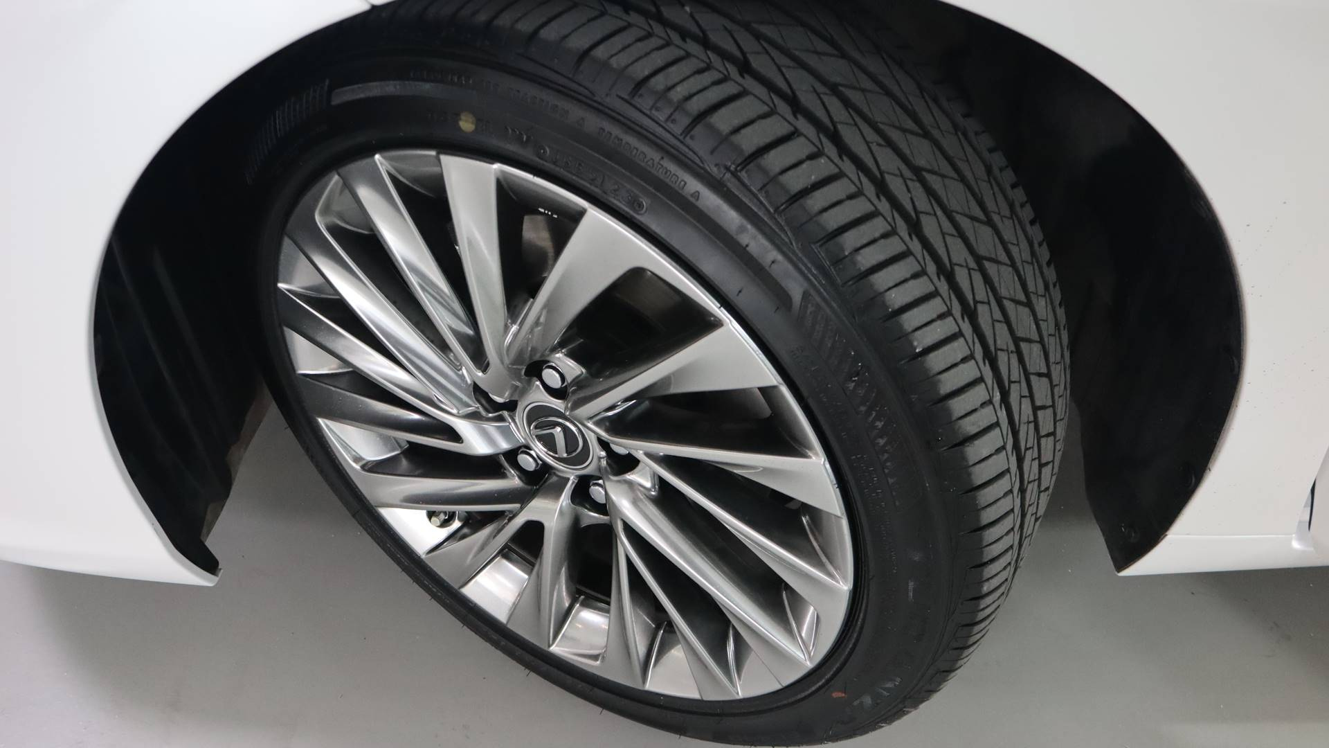 LEXUS ES300H 2024