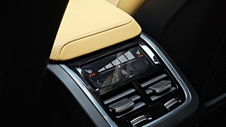 VOLVO XC60 2024