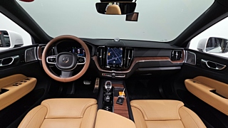 VOLVO XC60 2024