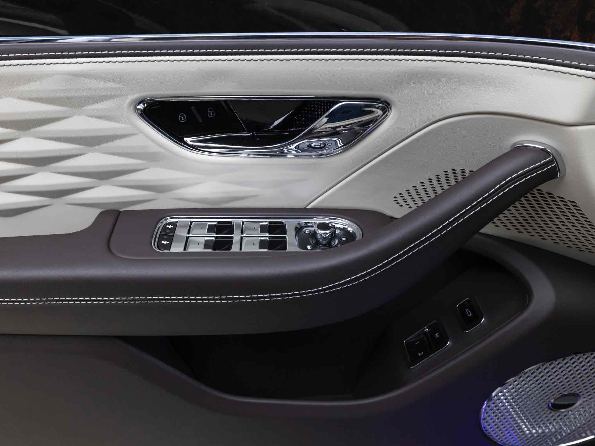 BENTLEY FLYING SPUR 2024
