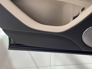 BENTLEY BENTAYGA 2024