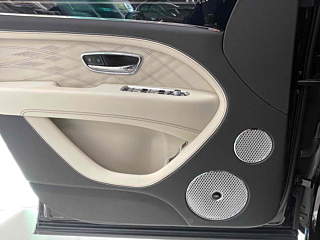 BENTLEY BENTAYGA 2024