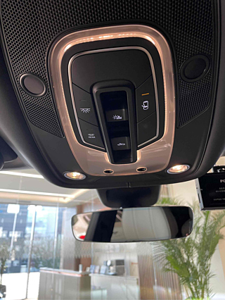 BENTLEY BENTAYGA 2024