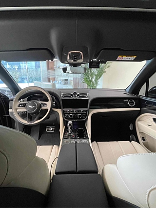 BENTLEY BENTAYGA 2024