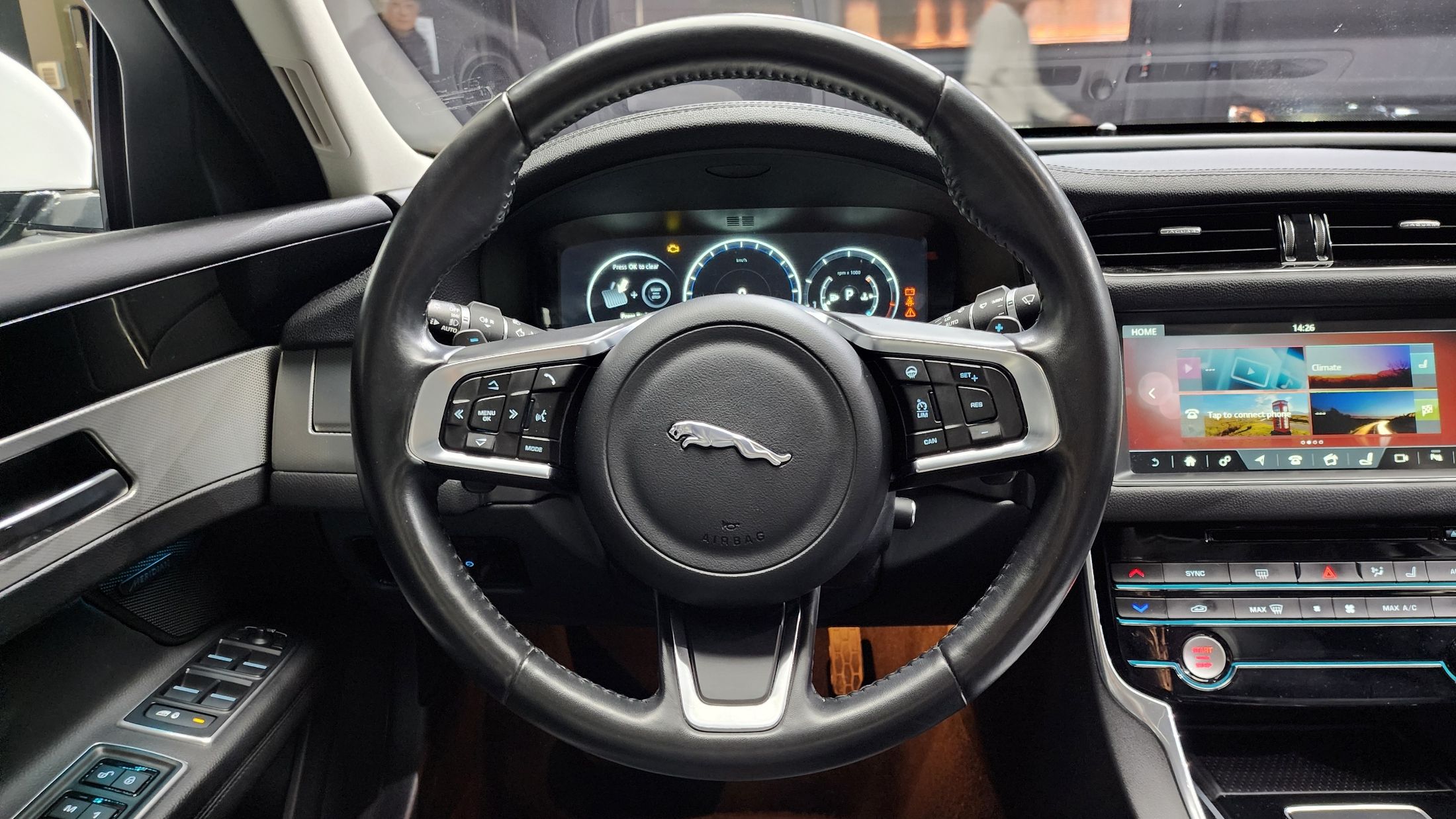 JAGUAR XF X260 2018