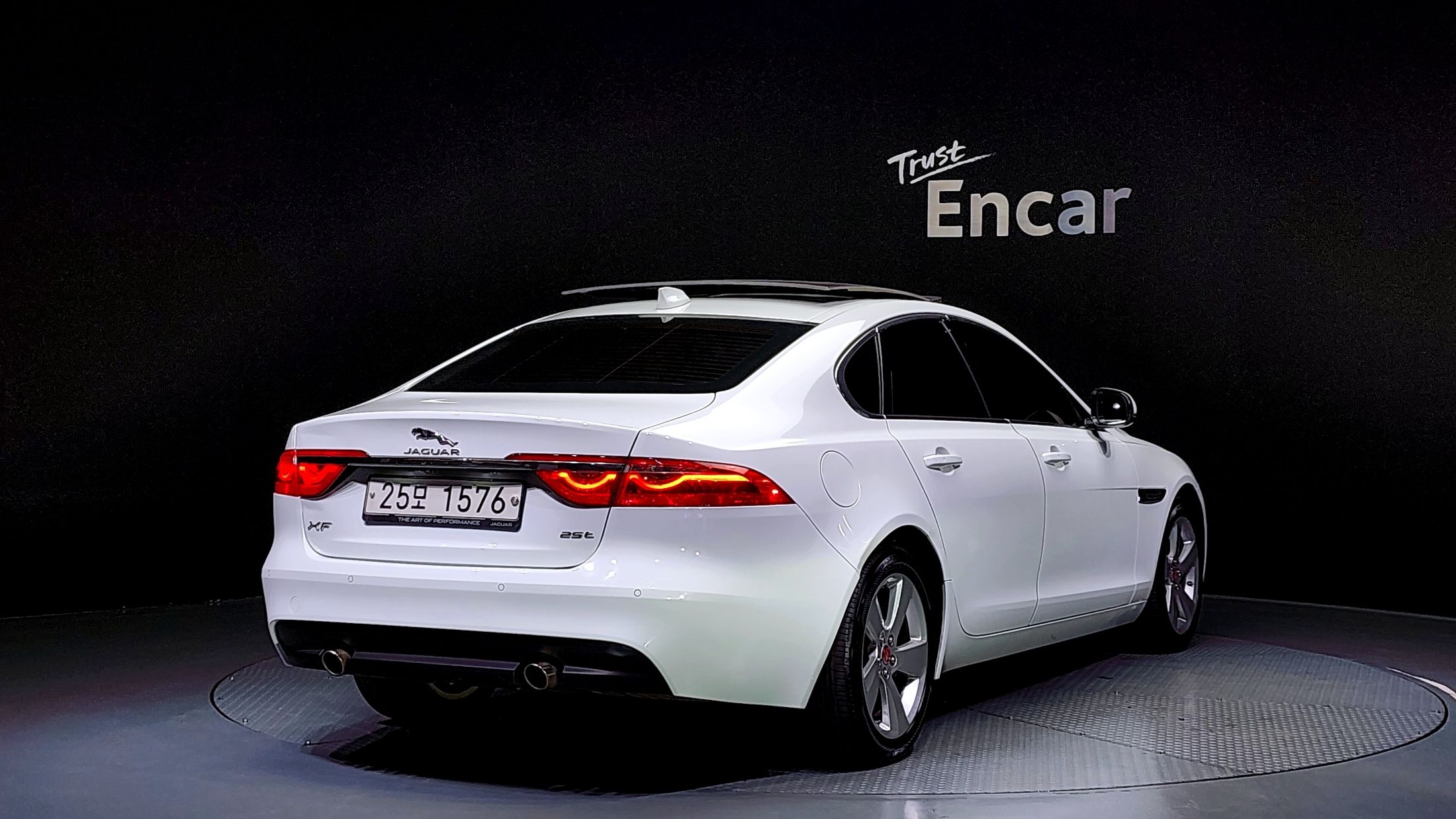 JAGUAR XF X260 2018