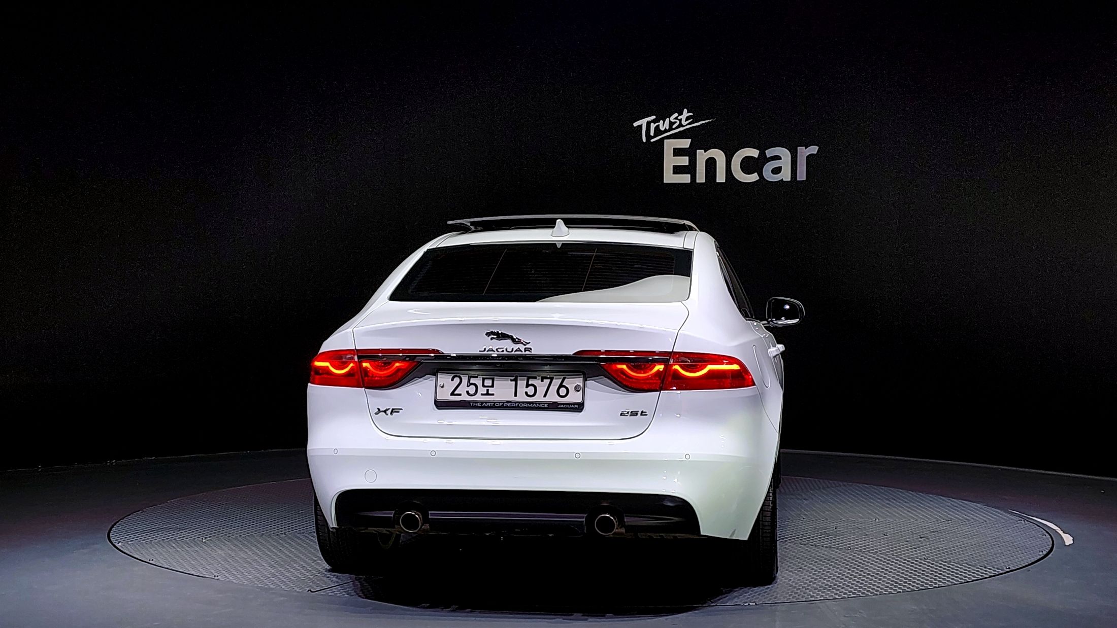 JAGUAR XF X260 2018
