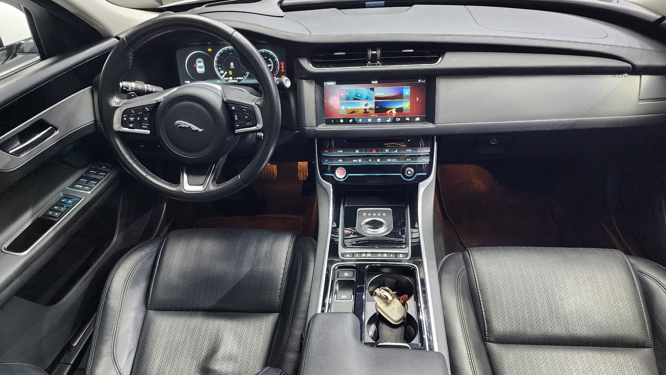 JAGUAR XF X260 2018