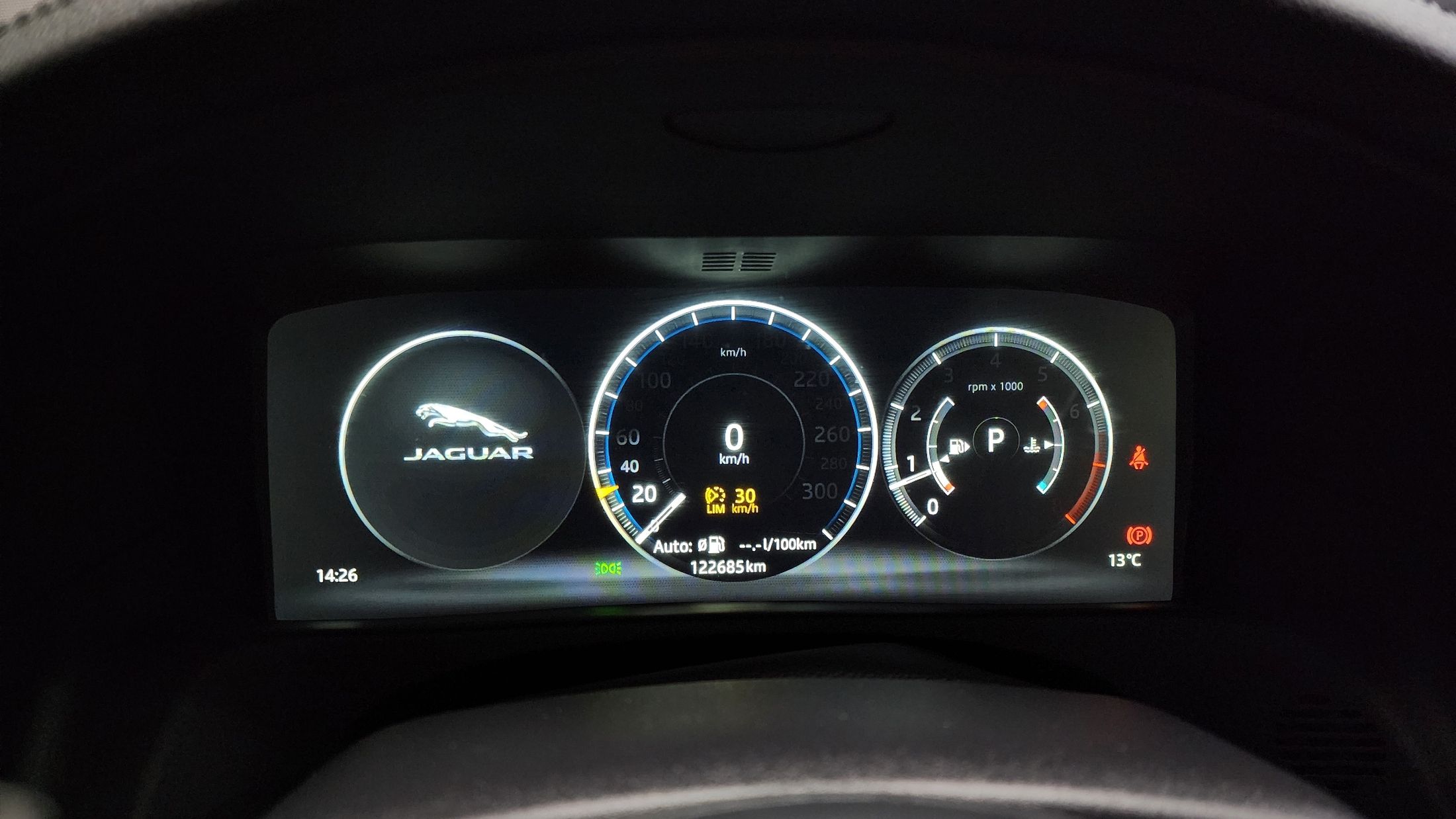 JAGUAR XF X260 2018