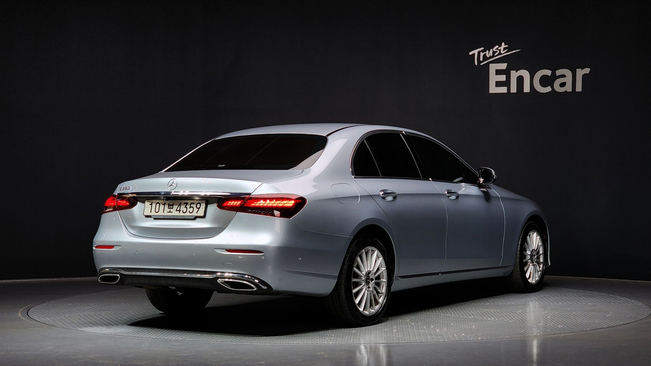 MERCEDES BENZ E-CLASS W213 2021