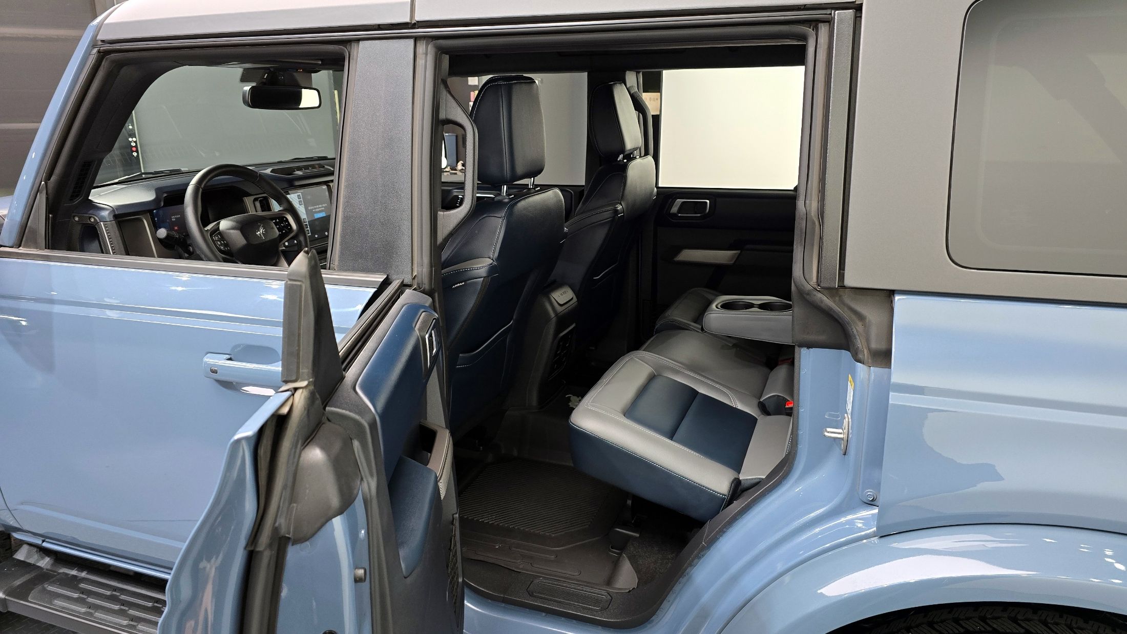 FORD BRONCO