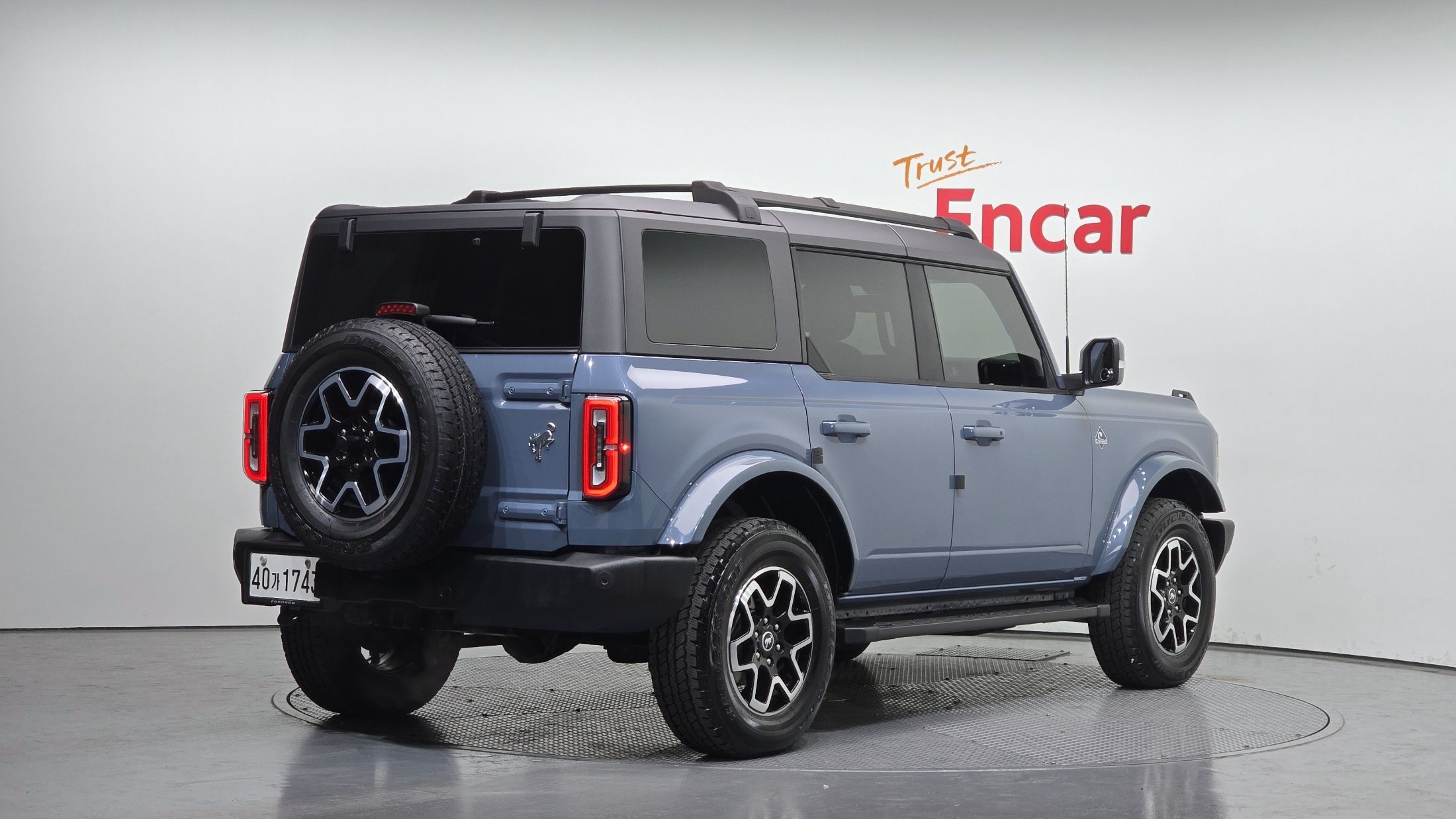 FORD BRONCO