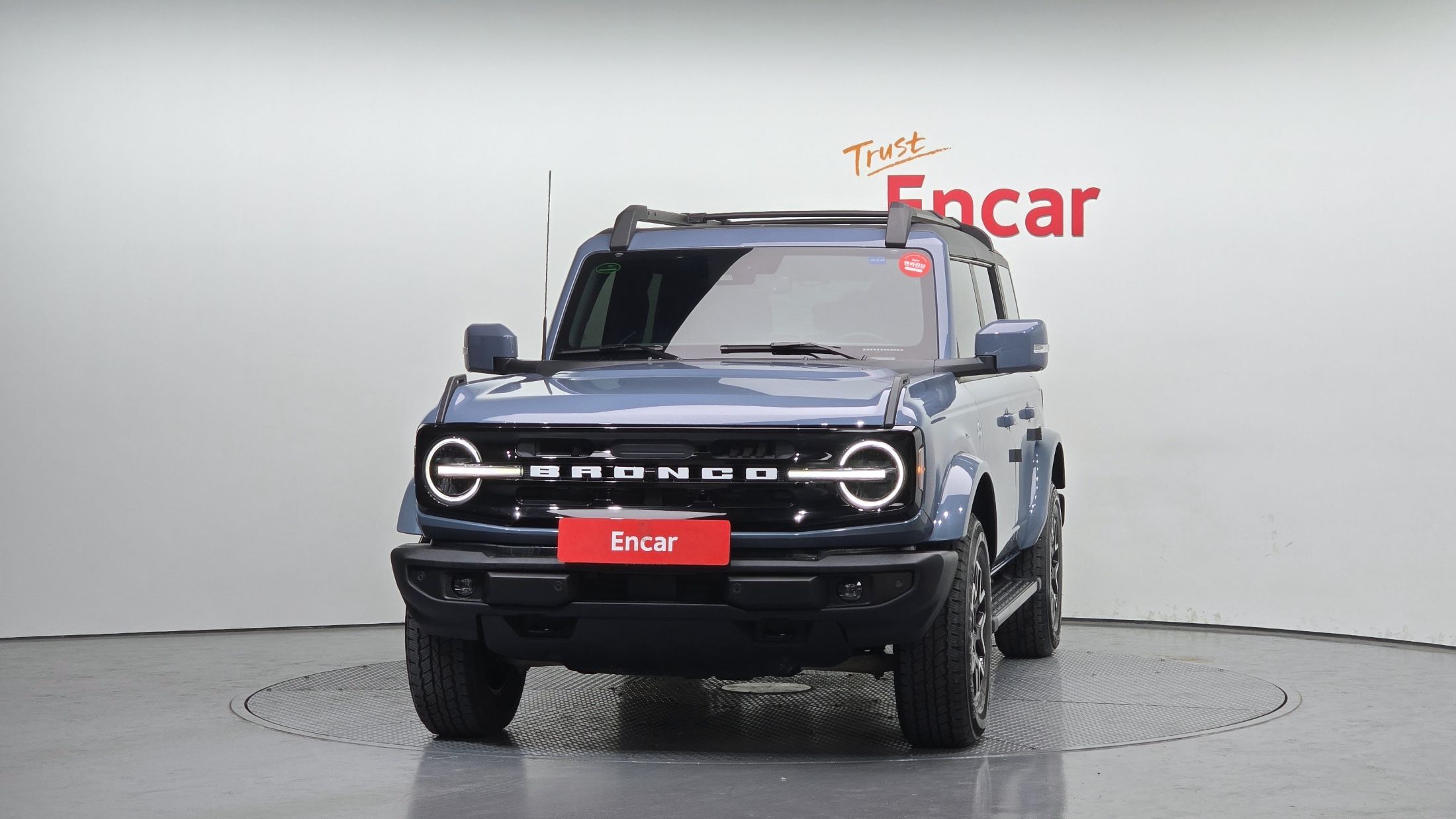 FORD BRONCO
