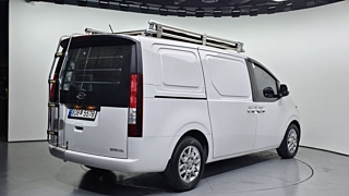 HYUNDAI STARIA 2022