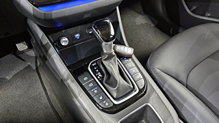 HYUNDAI IONIQ HYBRID 2019