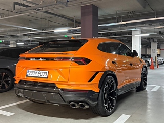 Заказать LAMBORGHINI URUS