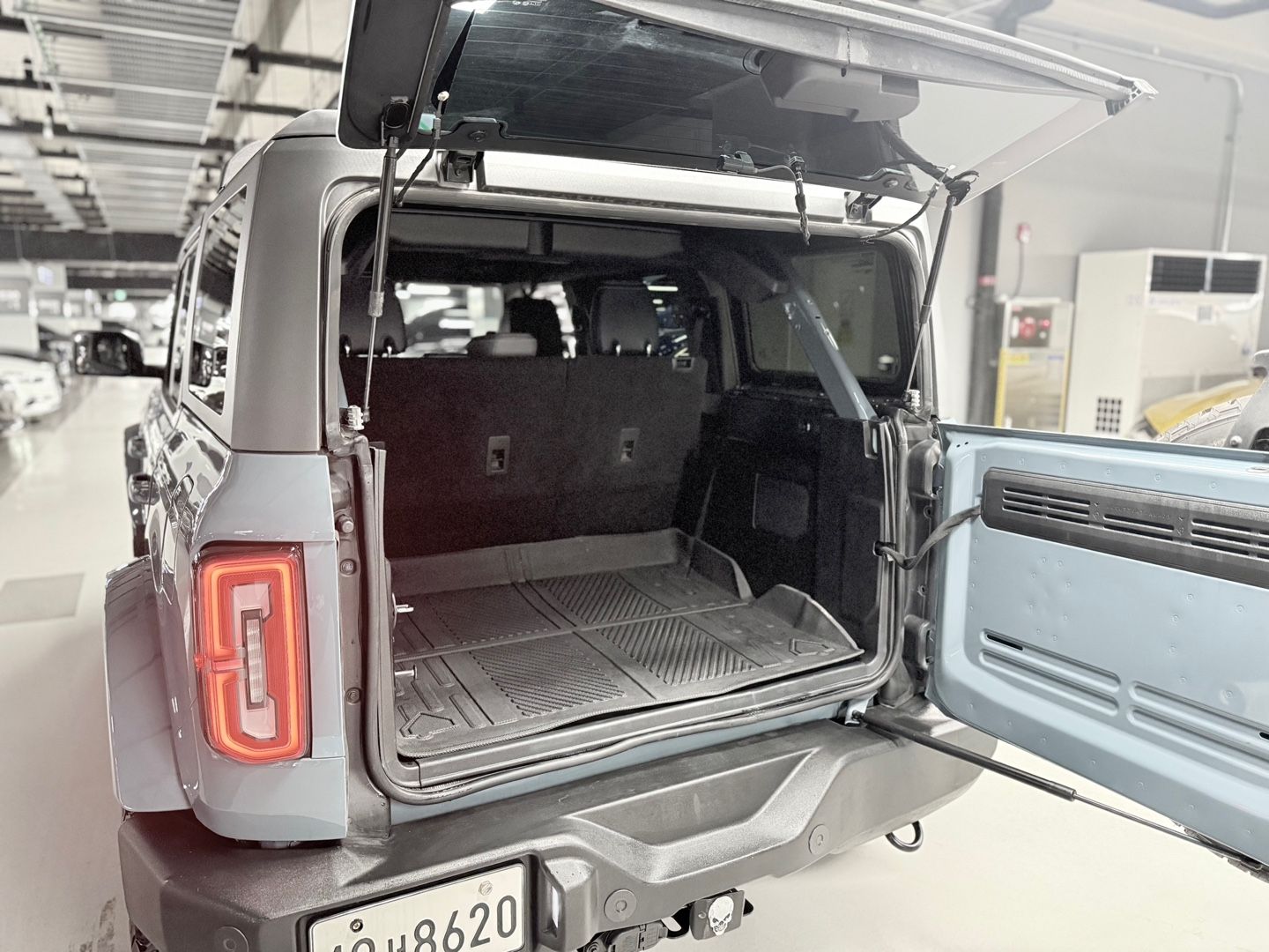 FORD BRONCO