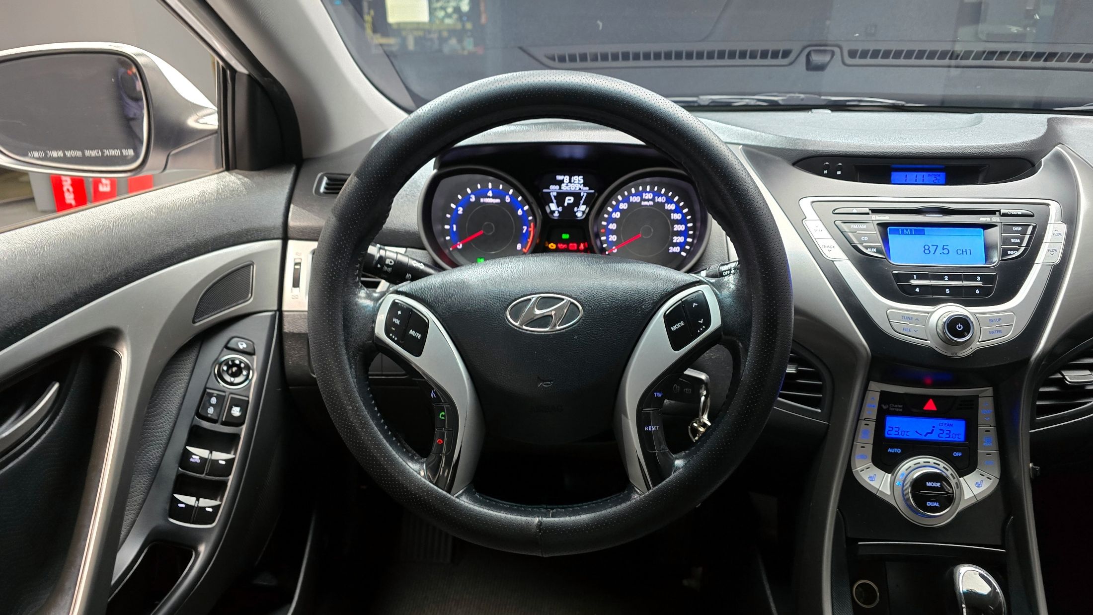 HYUNDAI AVANTE MD 2012