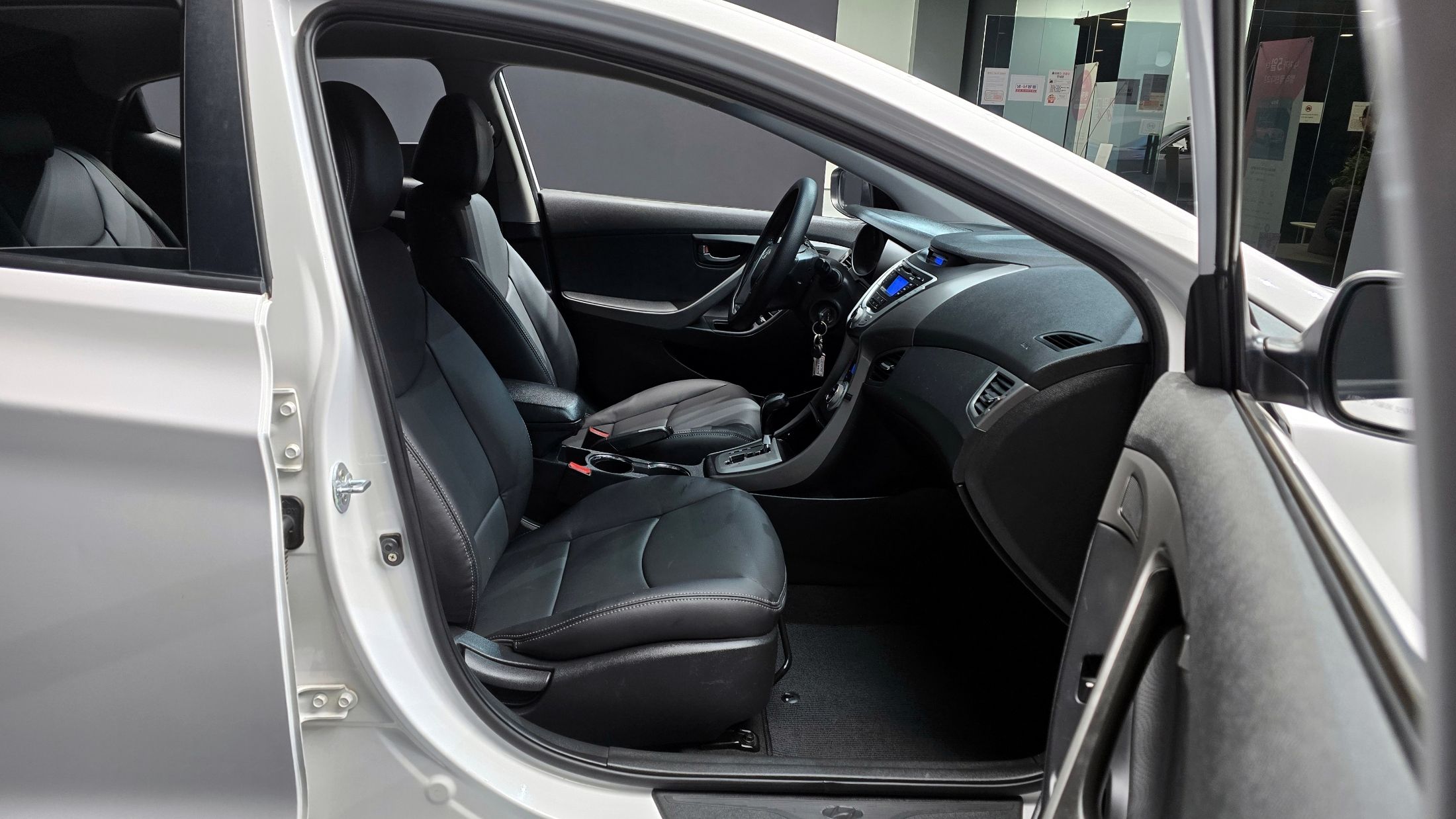 HYUNDAI AVANTE MD 2012