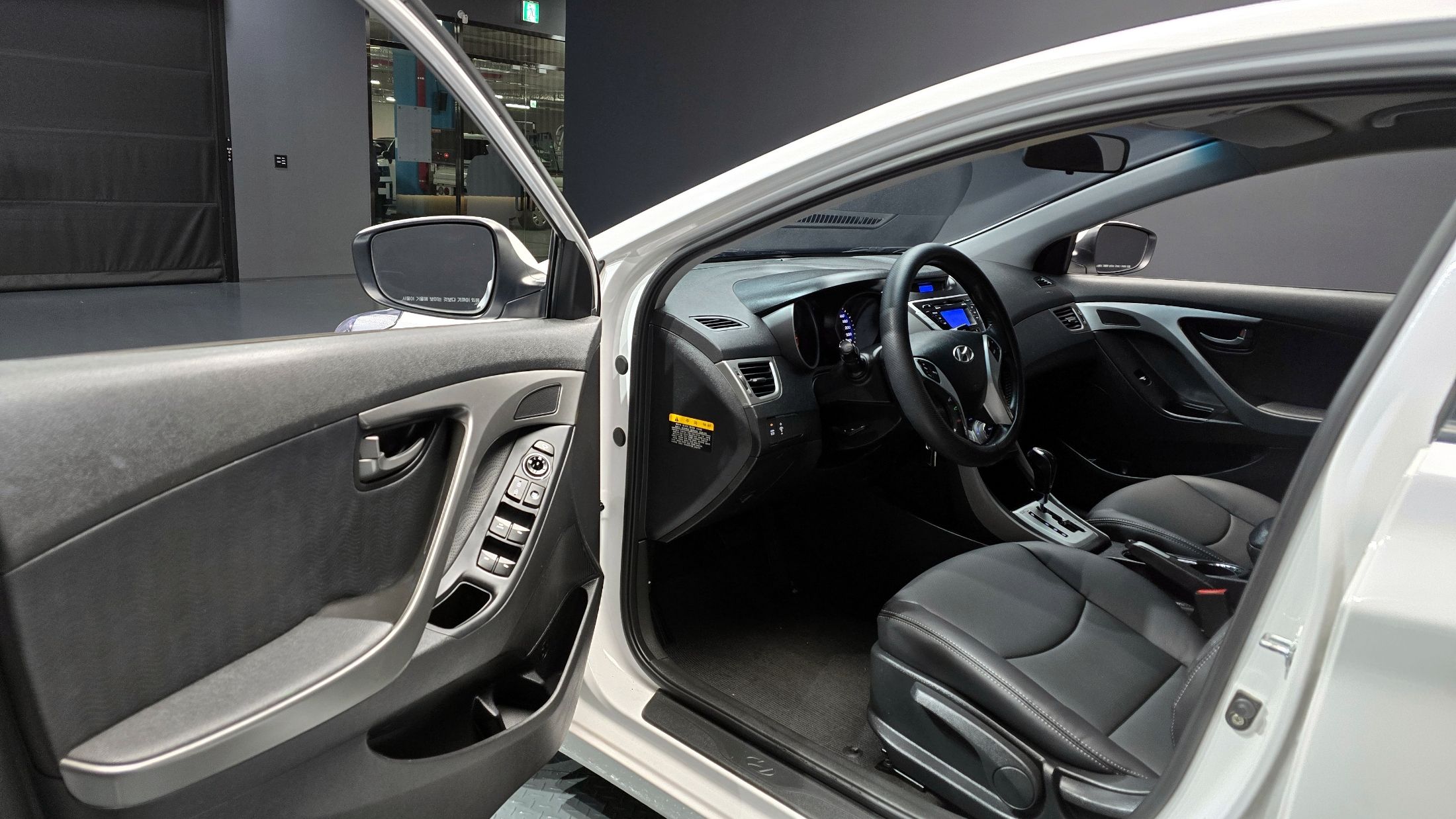 HYUNDAI AVANTE MD 2012
