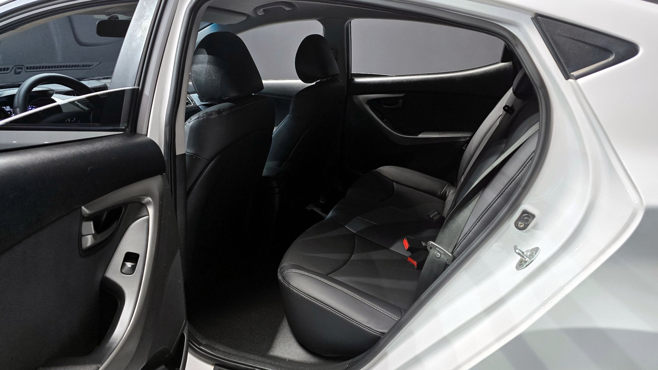 HYUNDAI AVANTE MD 2012
