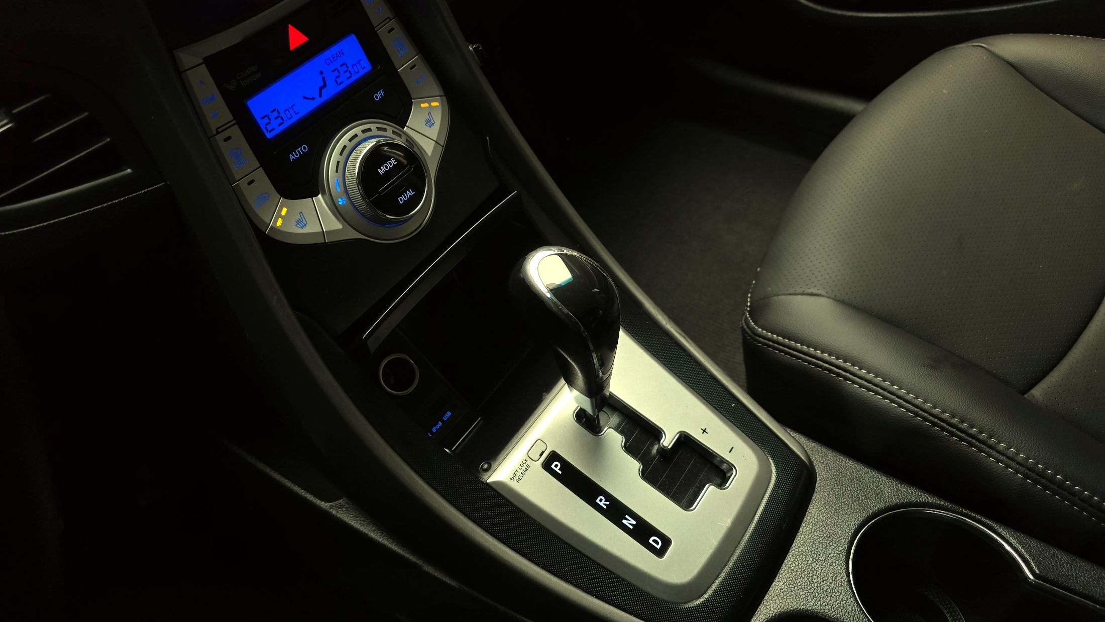 HYUNDAI AVANTE MD 2012