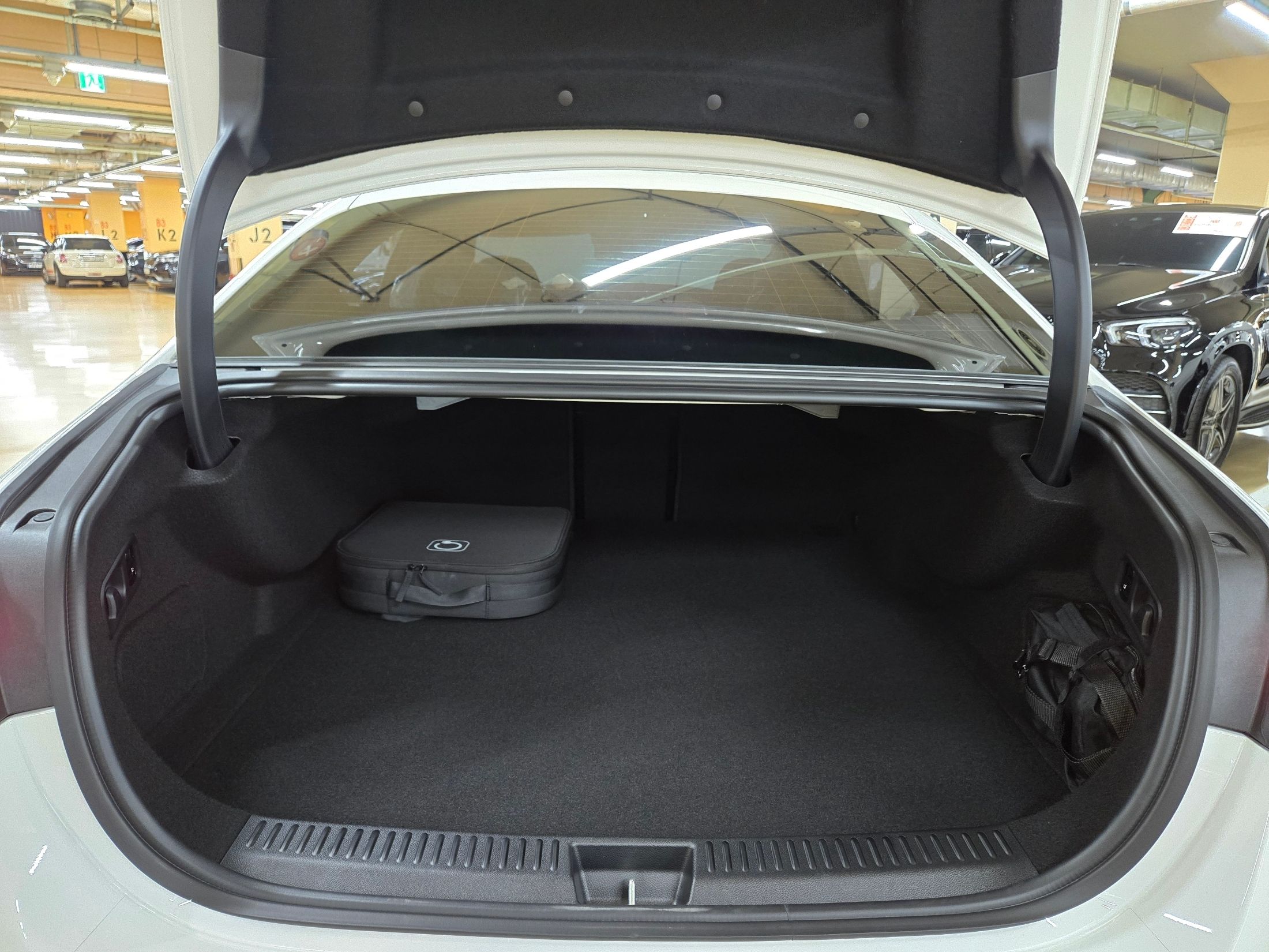 MERCEDES BENZ E-CLASS W214