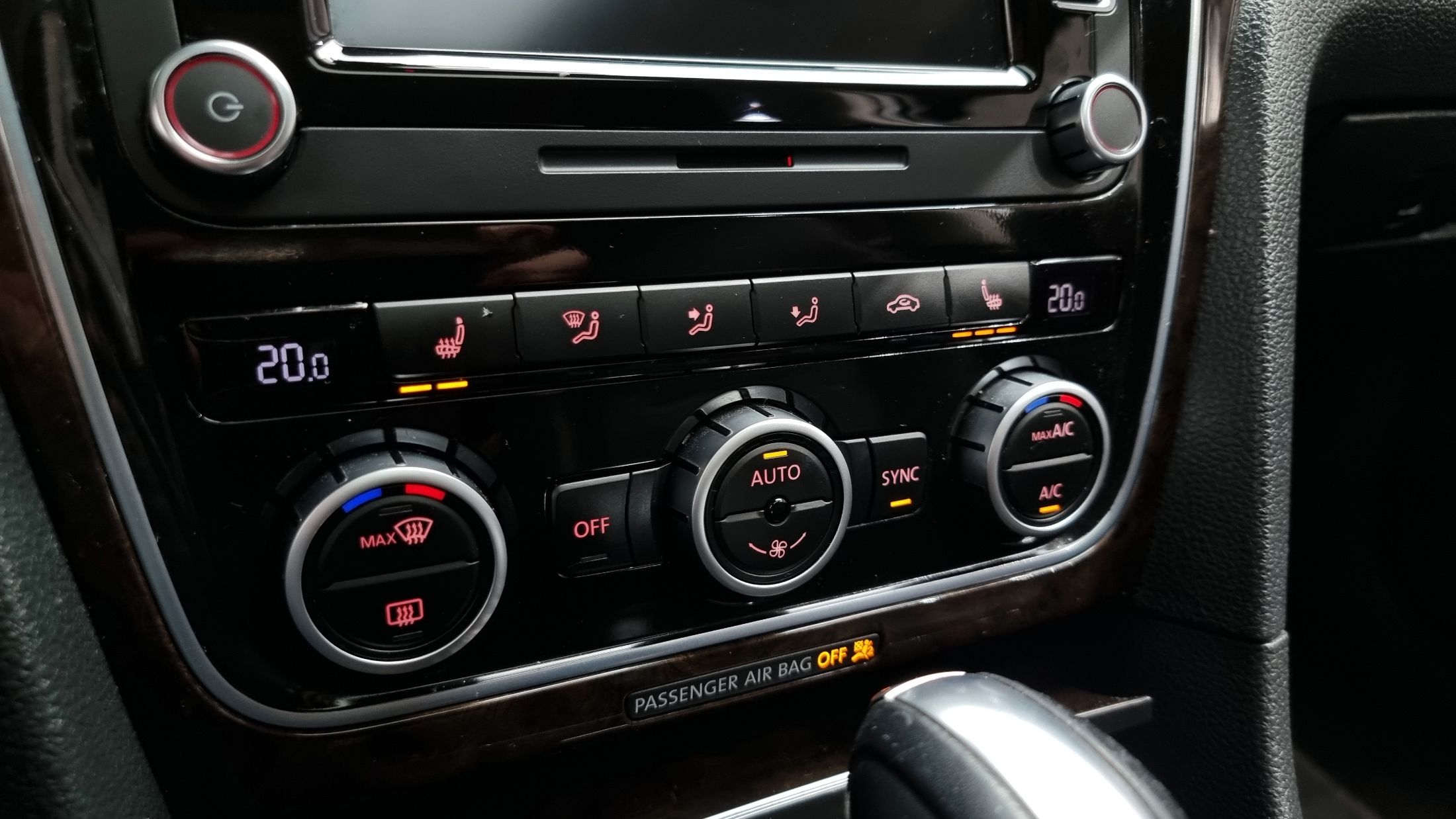 VOLKSWAGEN PASSAT 2015