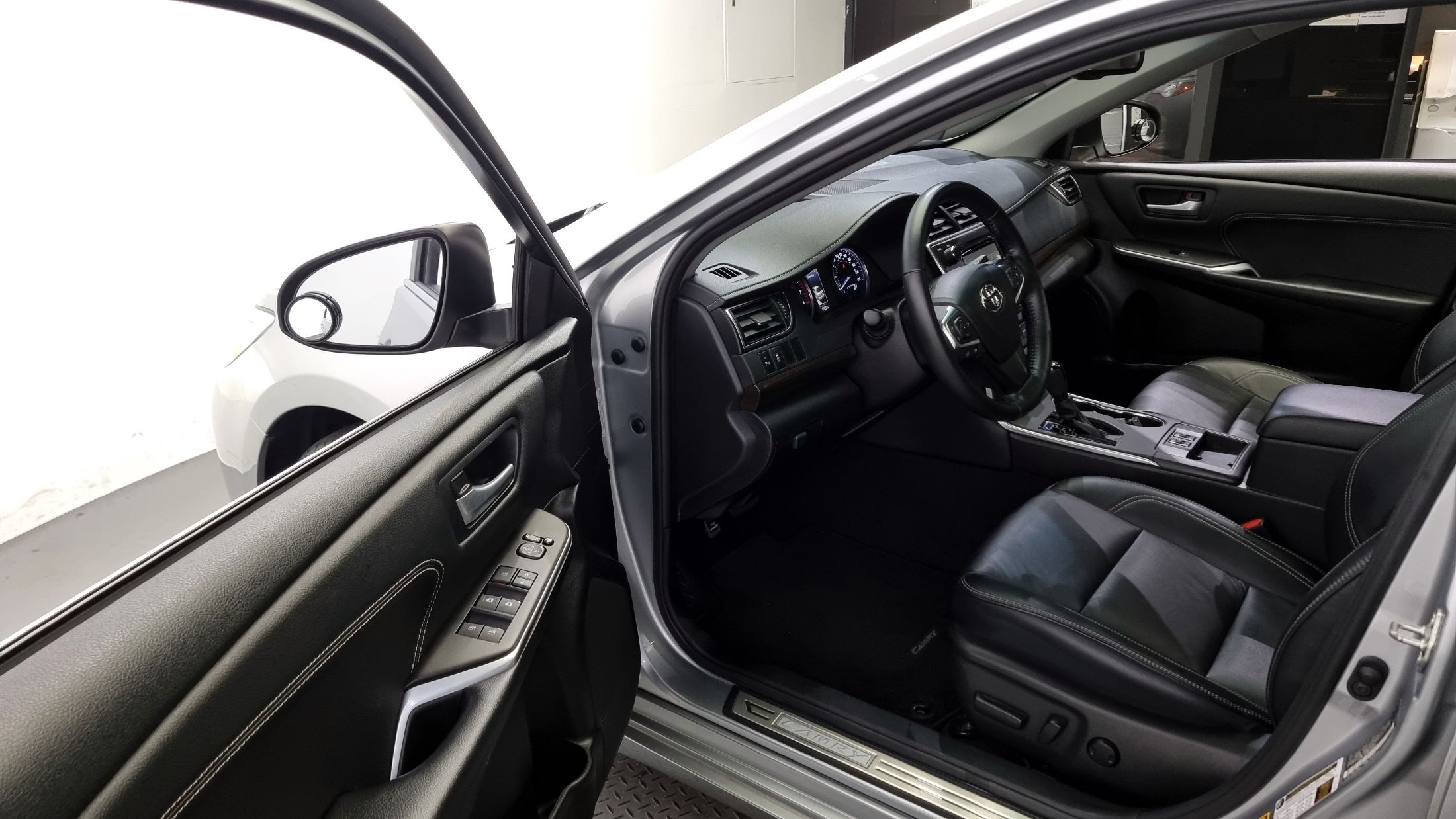 TOYOTA CAMRY 2016