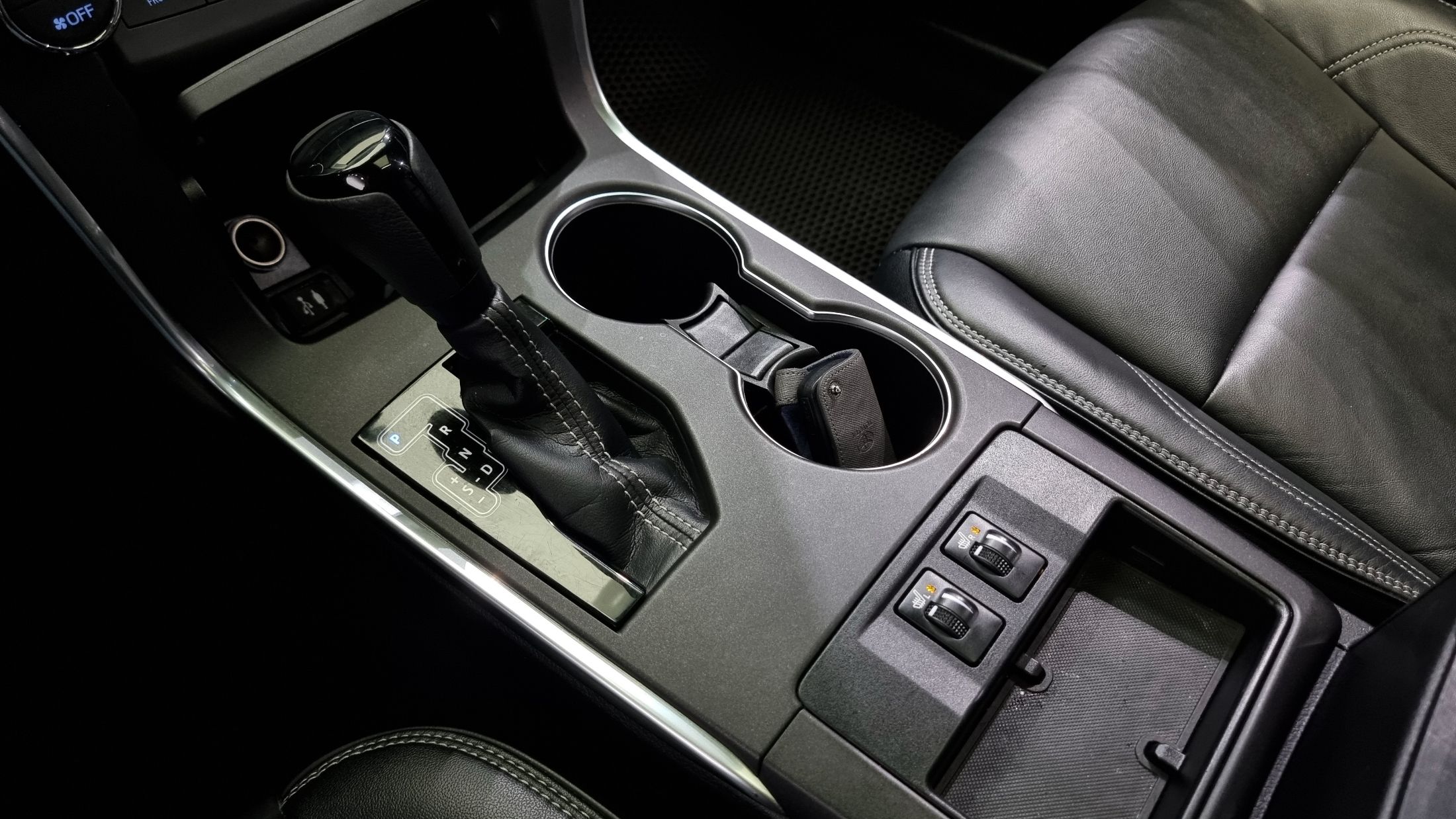 TOYOTA CAMRY 2016