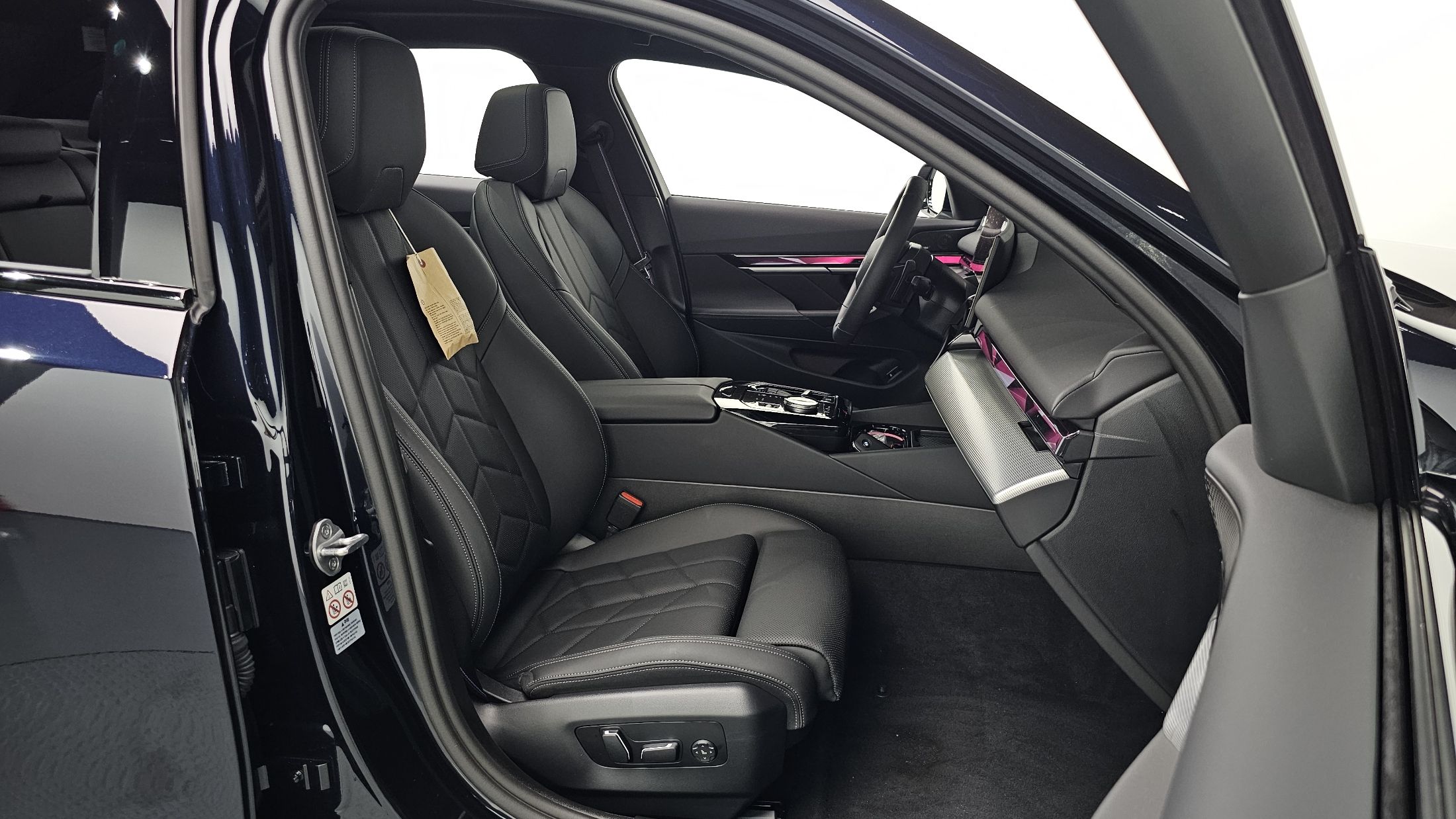 BMW 5-SERIES G60