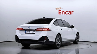 BMW 5-SERIES G60  2024