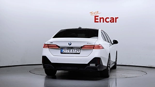 BMW 5-SERIES G60 2024