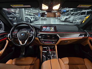 BMW 5-SERIES G30 2017