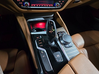 BMW 5-SERIES G30 2017