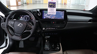 LEXUS ES300H 2024