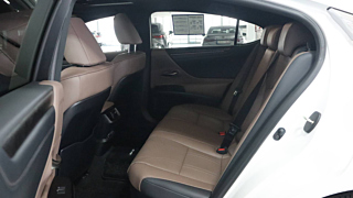 LEXUS ES300H 2024