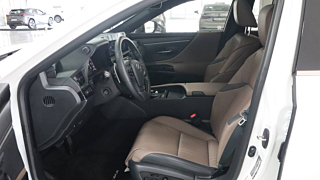 LEXUS ES300H 2024