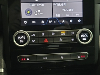SAMSUNG QM6 2024