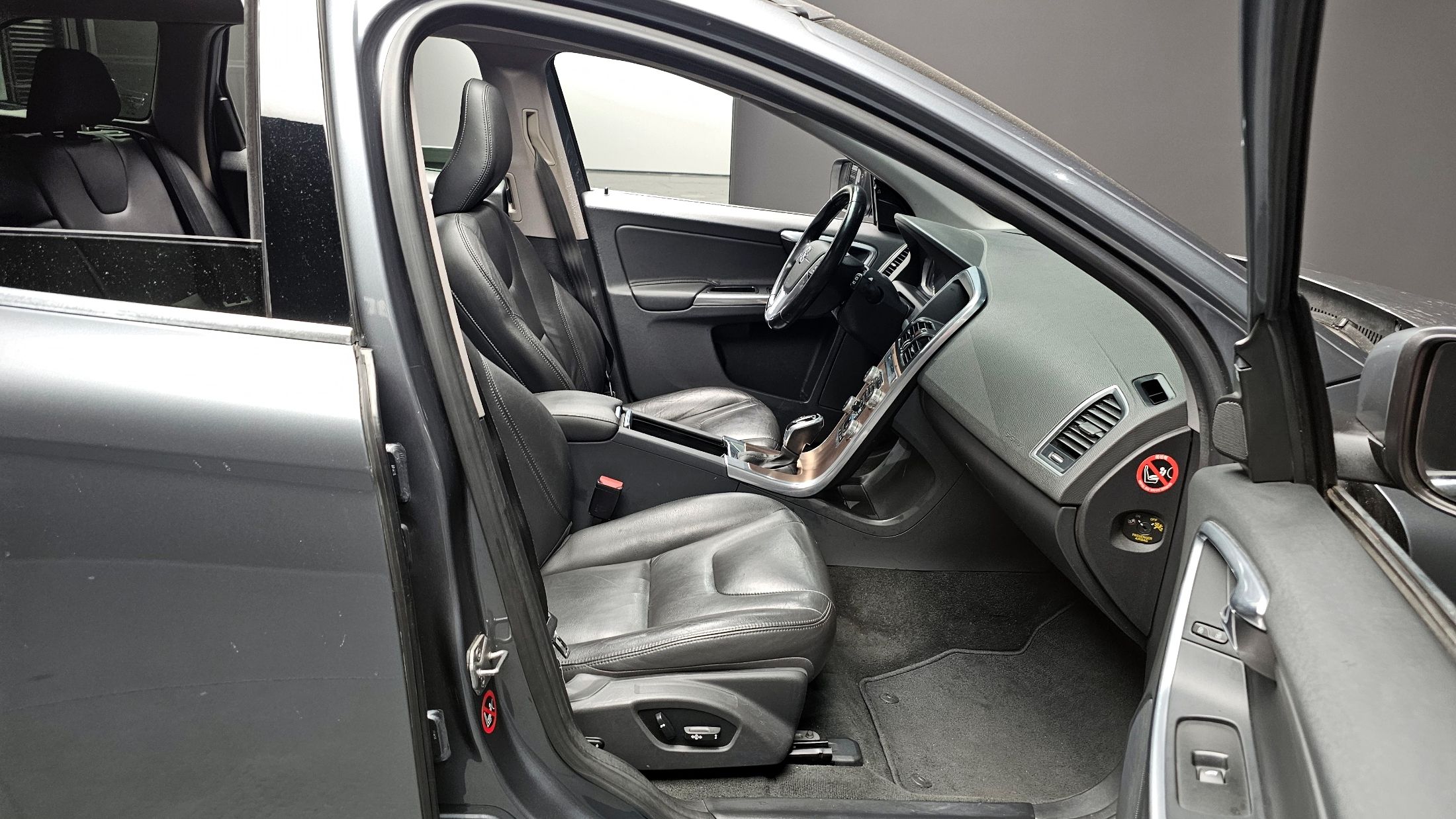 VOLVO XC60 2016
