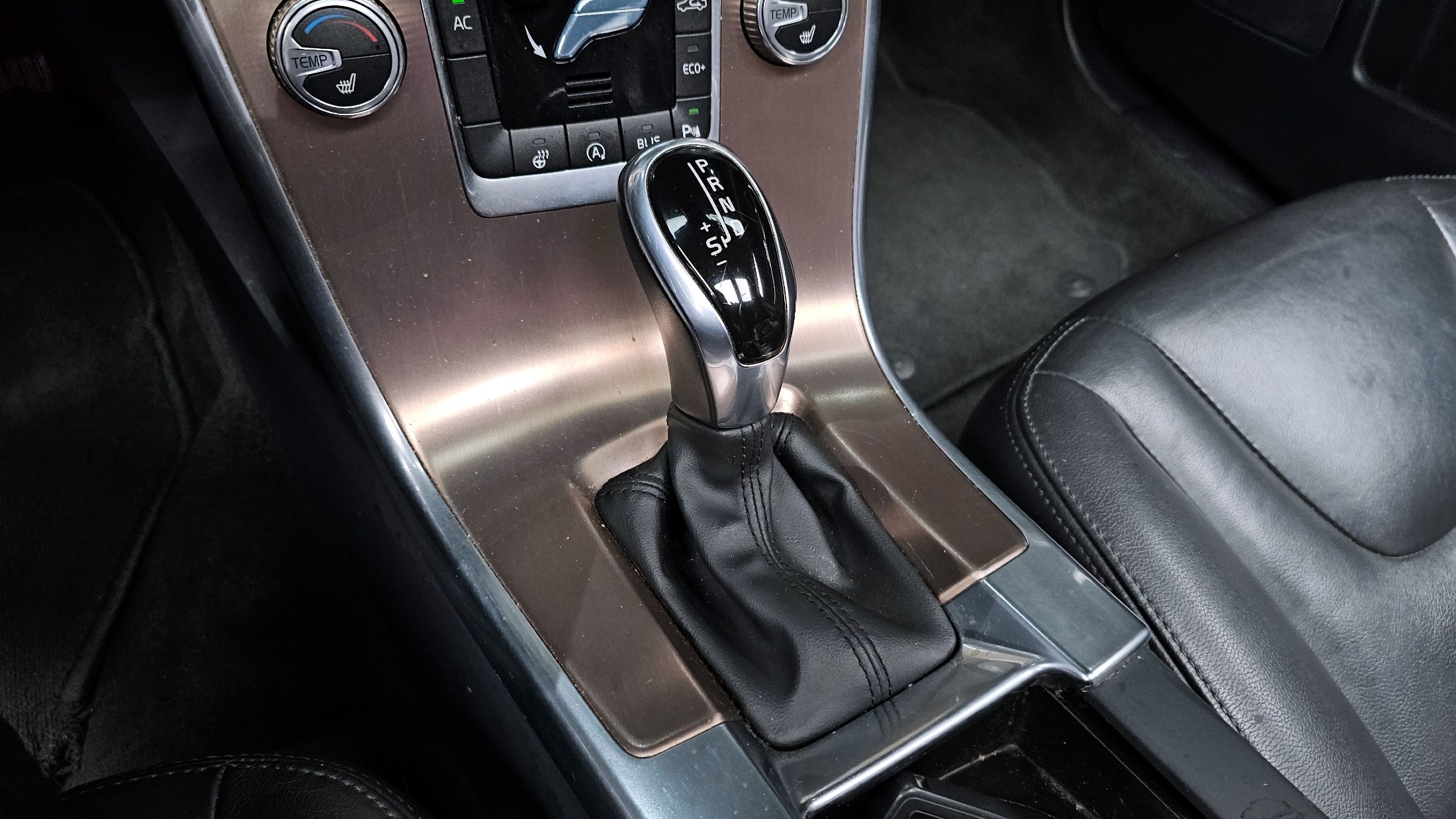 VOLVO XC60 2016