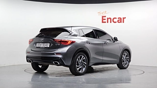 Заказать INFINITI Q30
