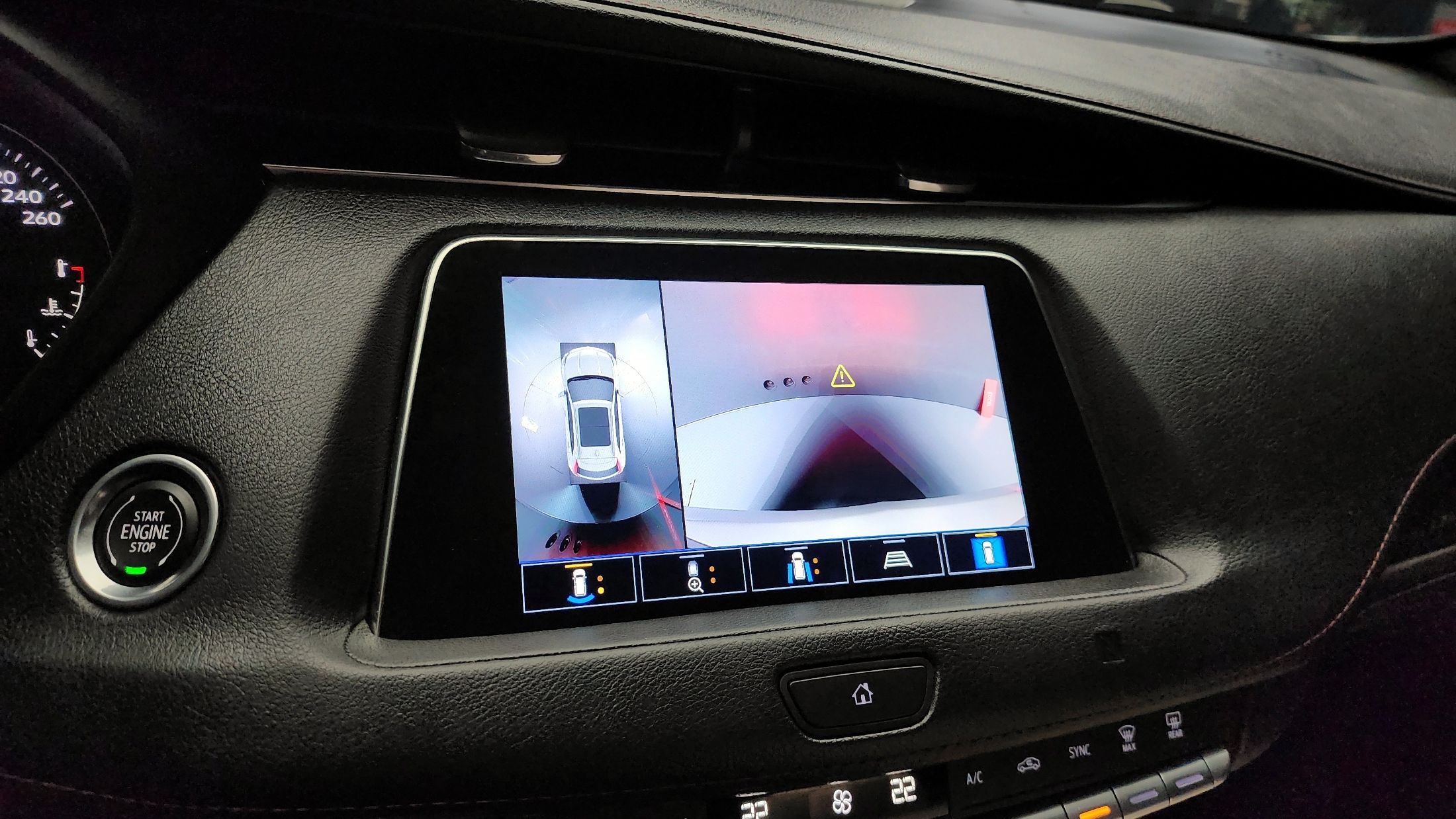 CADILLAC XT4