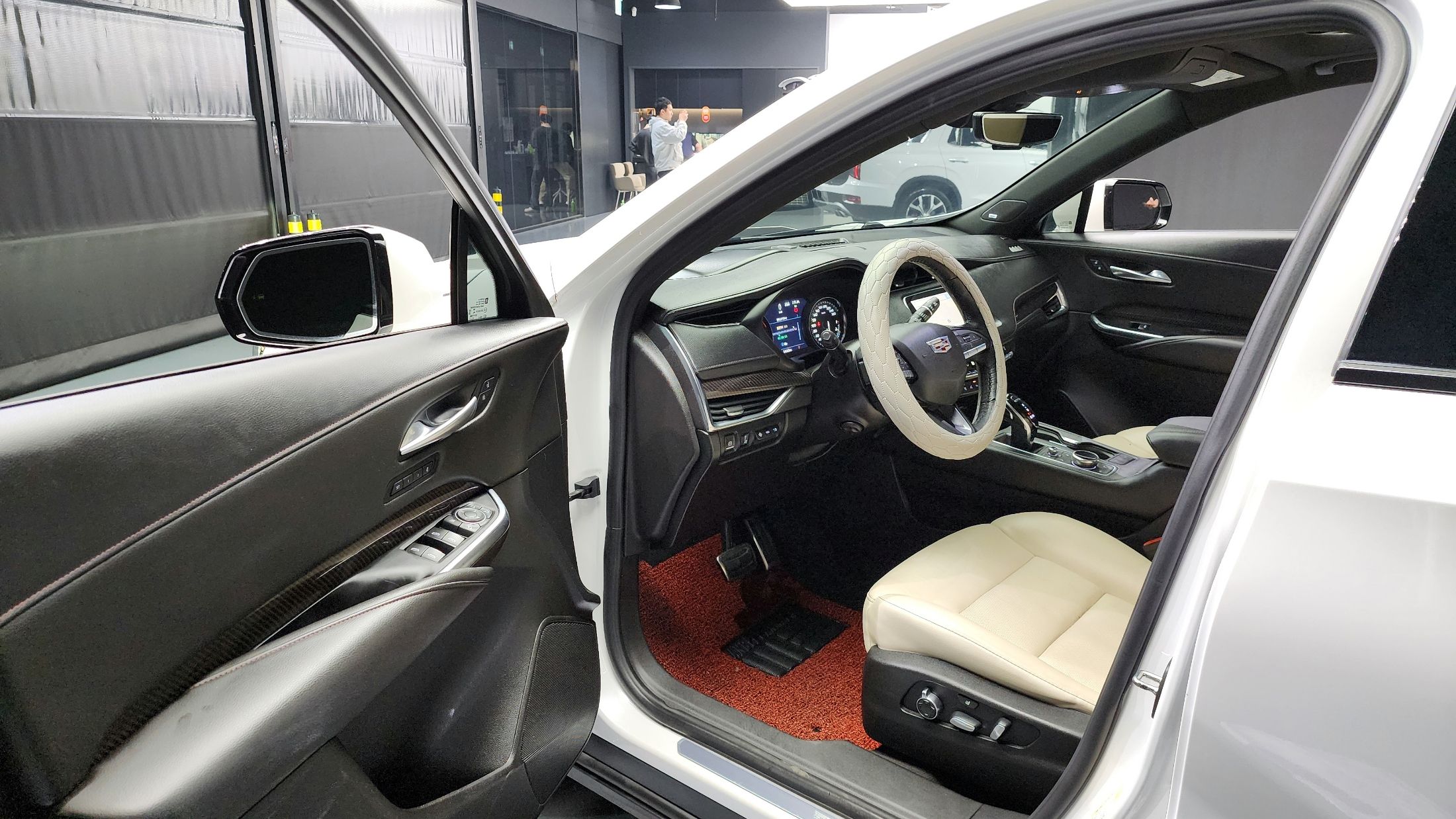CADILLAC XT4